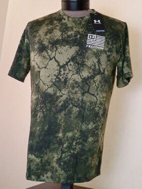 Under Armour Men’s Freedom Camo Short Sleeve T-Shirt - NWT Large